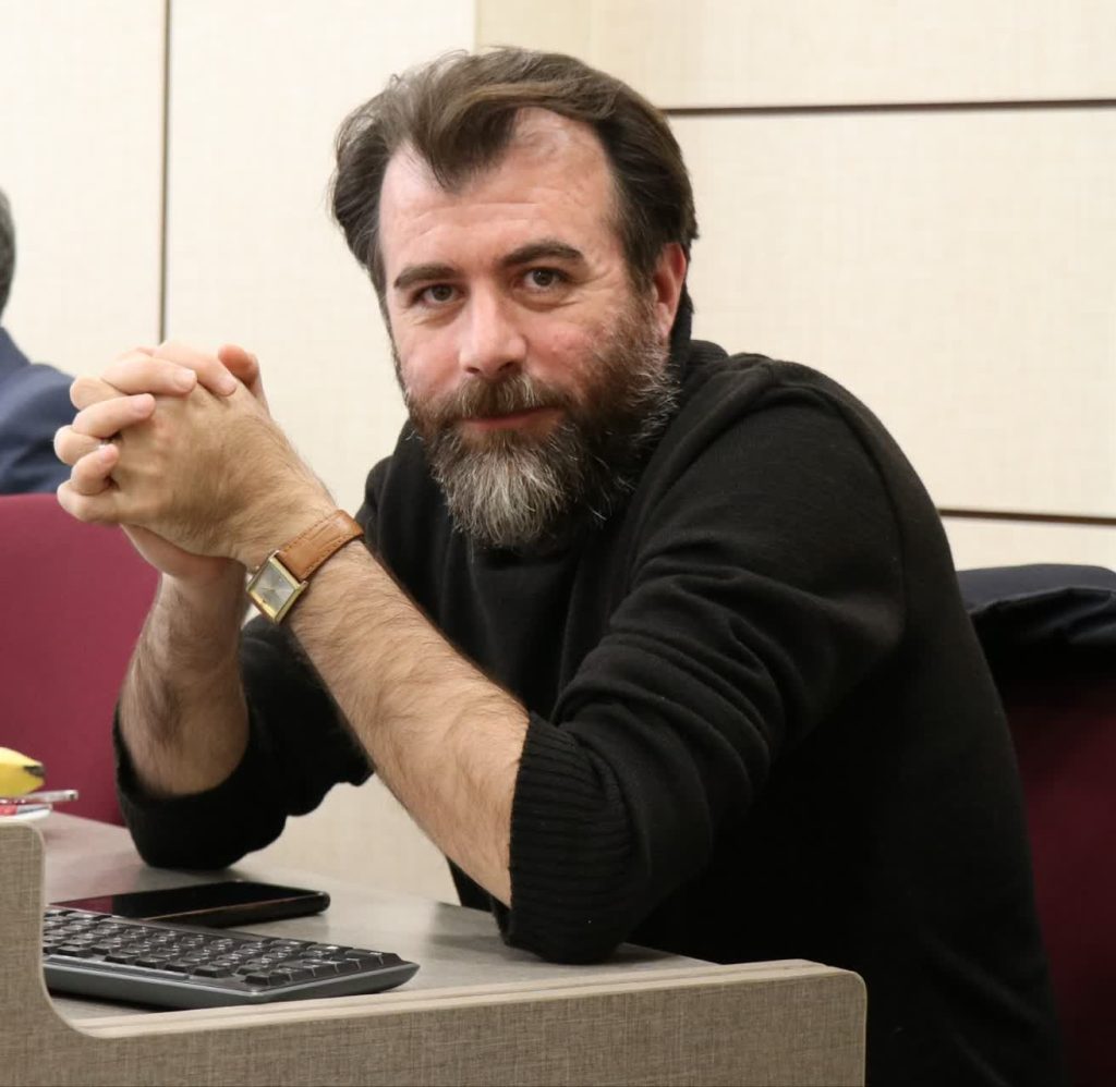 مهدی مرادی روزنامه نگار طراح